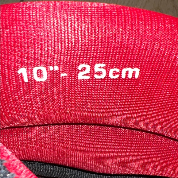 Bauer Legacy Youth Black and White Ice Hockey Gloves with Red Accents - Picture 11 of 11